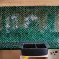 کارگر کاشیکاری