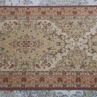 گلیم فرش تو راهرویی