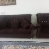 مبل سالم فقط یکی دستش نیاز به تعمیر داره