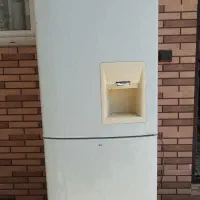 یخچال درحدنو