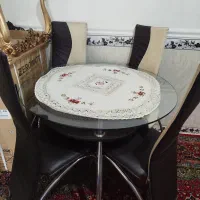 میز غذا خوری کامل سالم و هیچ استفاده ای ازش نشده
