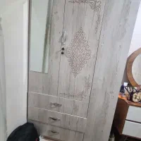 کمد لباس تمیز و سالم