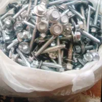 سه هزار عدد پیچ شیروانی مکس