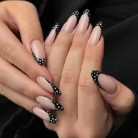 مدل برای کاشت ناخن (بدون هزینه مواد)