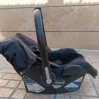 یک عدد کریر 1 عدد رورک و یک دوشک بازی نوزاد