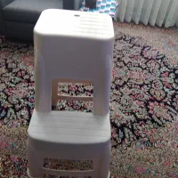 چهارپایه پلاستیکی