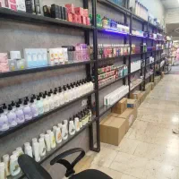 فروشنده لوازم آرایشی حرفه ای