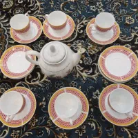 قوری و فنجان چینی