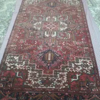 فرش قدیمی سالم و بدون هیچ گونه ایرادی