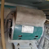 کولر ابی رنگ قهوای خورده پوسیدگی نداره