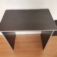 میز تحریر و کامپیوتر