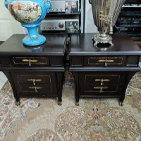 میز قدیمی جفت تمام چوب و کمد سه کشو چوبی