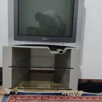 تلوزیون سونی با میزش