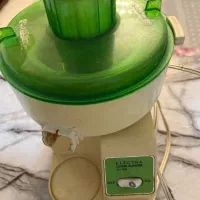 آب میوه گیری کاملا سالم