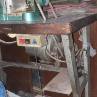 چرخ سردوز سبز دینام بزرگ با میزش