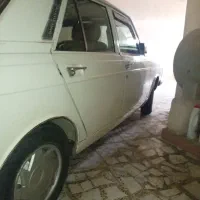خودرو پیکان رنگ سفید