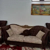 مبل ۷ نفره به همراه میز وسط و چهار میز عسلی