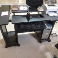 میز کامپیوتر تمیز و 4 تکه و چرخدار