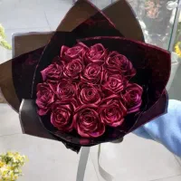 دست گل رز روبانی