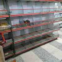 ویترین شیشه ای