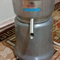 اب هویج گیر. سیب .کرفس صنعتی