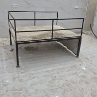 تخت آهنی
