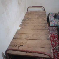 تخت فلزی سرهم هست کامل