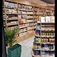 شاگردفروشنده خانم هایپرمارکت خ کشاورزی شمالی