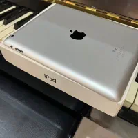 ای پد اپل ۳۲گیگ در حد آک باتری فوق العاده با کارتن