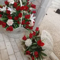 دو تا گل مصنوعی