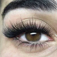 نیازمند مدل برای اکستنشن مژه