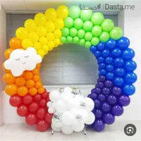 ۵۰ درصد  تخفیف  روی بادکنک آرایی