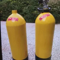 تعدادی کپسول غواصی