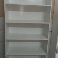 کتابخانه یا قفسه.میز کامپیوتر با کتابخانه.صندلی