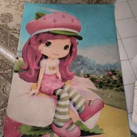 فرش اتاق کودک و لوستر و ساعت اتاق کودک