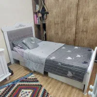 تخت خواب نوجوان ۲۰۰×۹۰ برند آپادانا