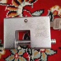 قفل کتابی سالم وتمیز