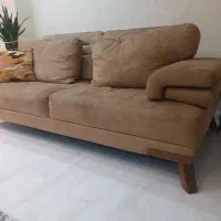 مبل تخت شو با یک صندلی گردان