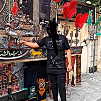 دو عدد کتیبه بزرگ علامت و یه جفت گلدون و پنچ پری