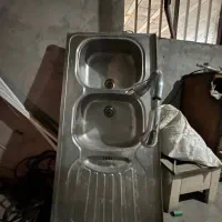 سینک دو قلو به همراه شیر