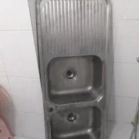 سینک دو لگنه و شیر آب