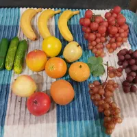 تعدادی میوه مصنوعی