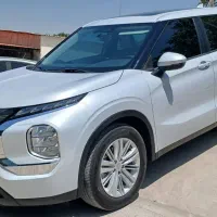 میتسوبیشی اوتلندر 2023