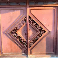 در بزرگ پارکینگ