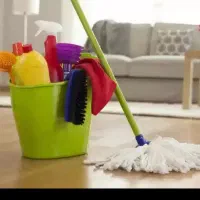 خانم نظافت خونه