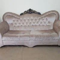 مبل سه نفره و یک عدد میز تلویزیون