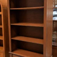 کتابخانه چوبی کلاسیک