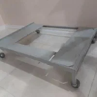 چهار پایه چرخدار فلزی