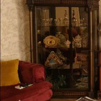 بوفه چوبی  انتیک و سالم