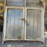 درب آشپزخانه آهنی و پنجره آهنی
